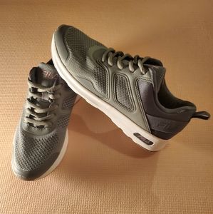 NEW Fila Grey Sneaker Women's Size 7